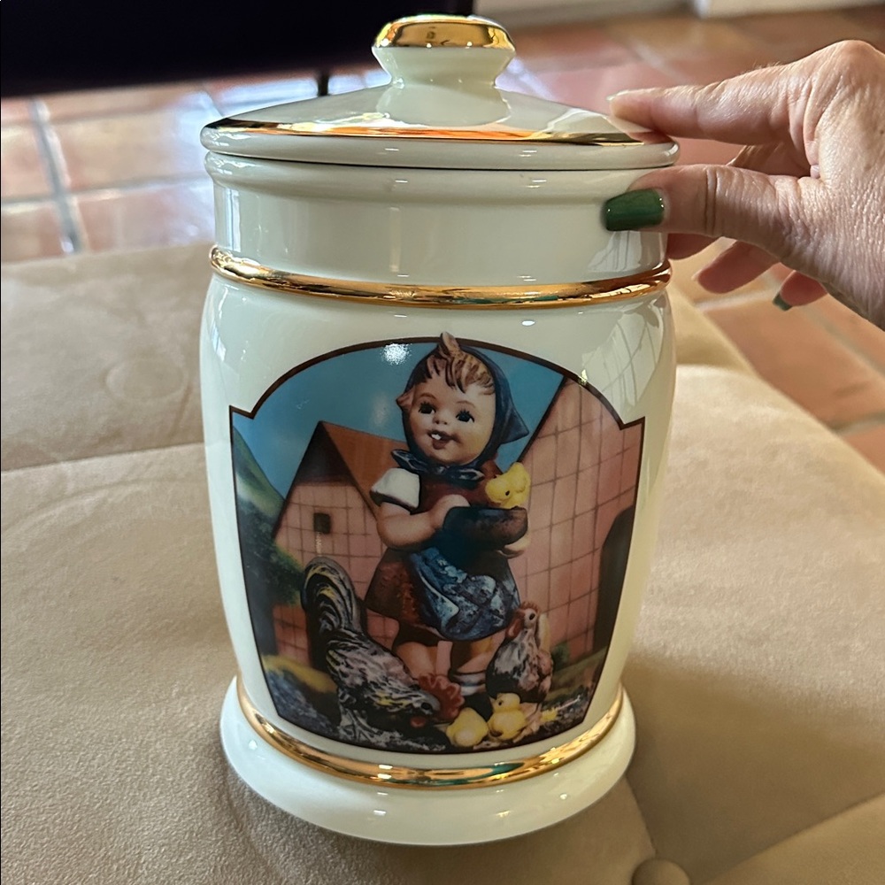 1991 Hummel Danbury Mint Porcelain Cookie Jar Canister Germany Feeding Time